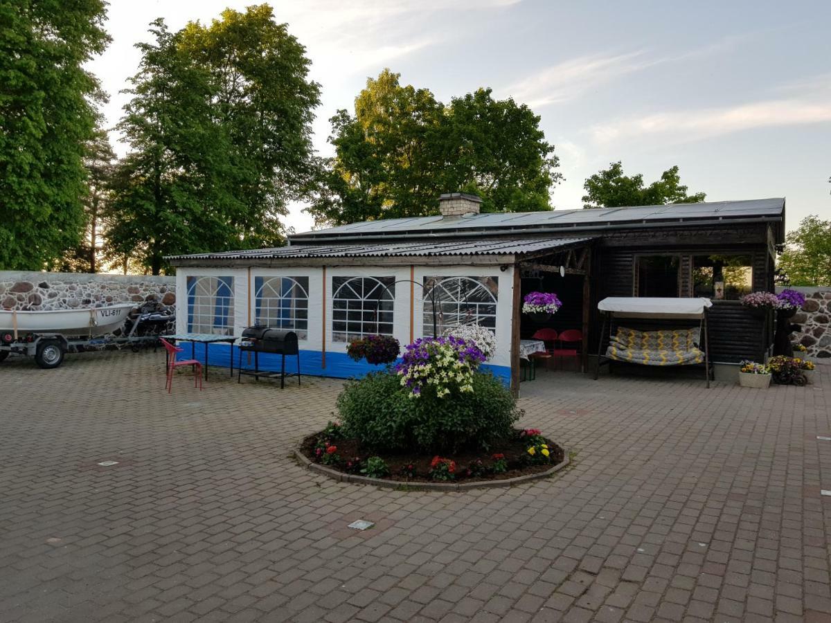 Nina Puhkemaja Hotel Kültér fotó